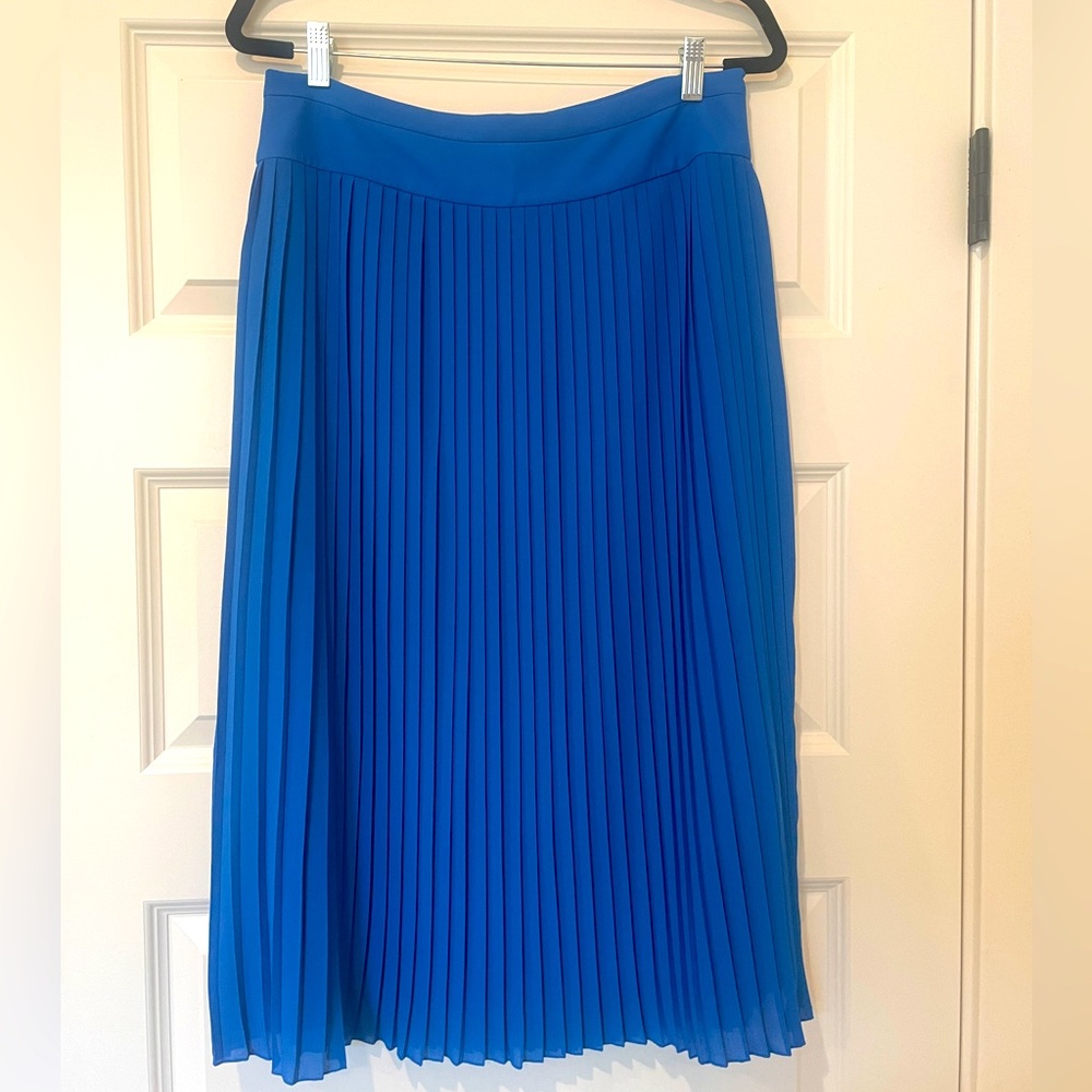 NWOT J. Crew women’s midi skirt in blue, size 12
